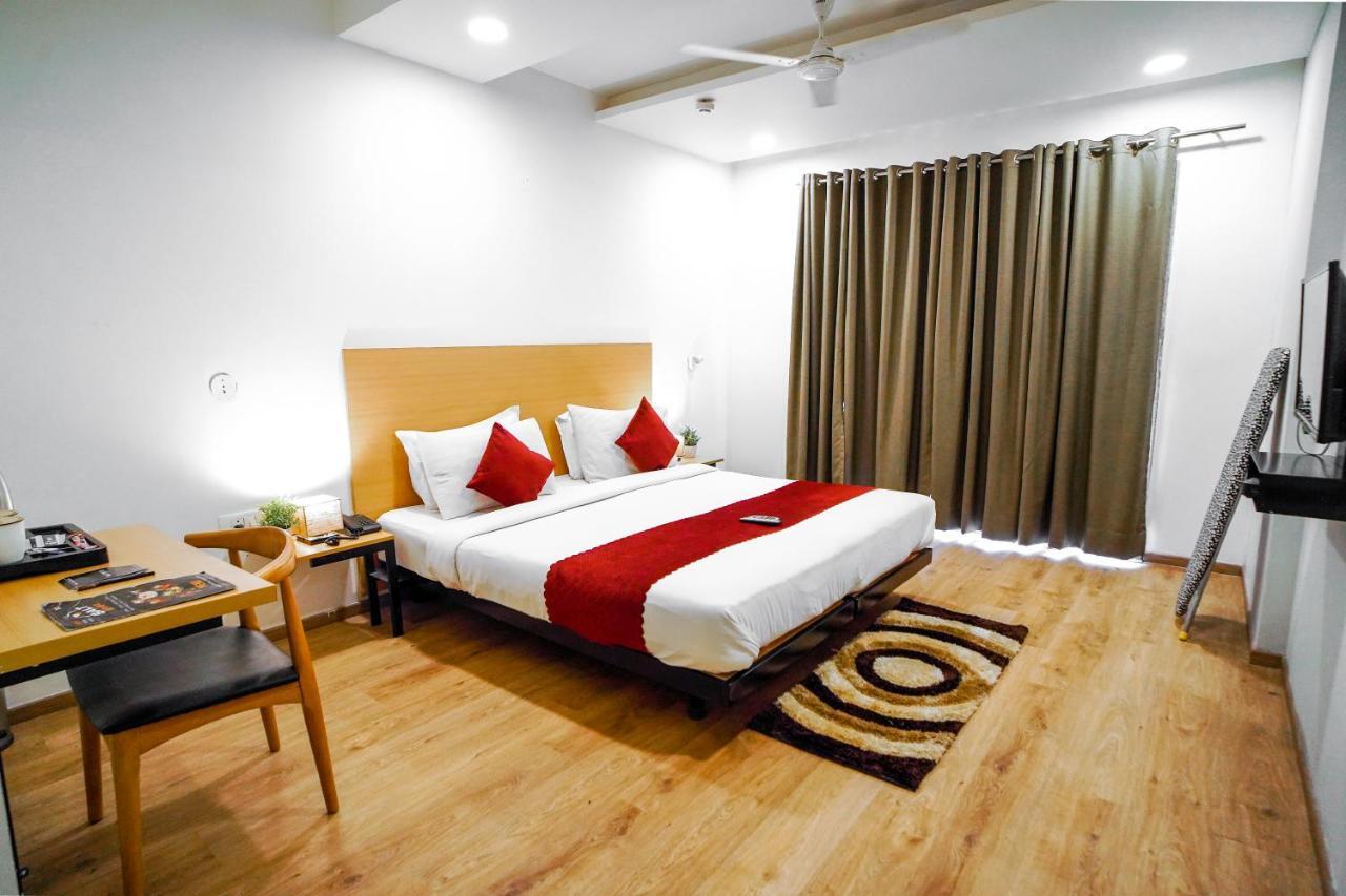 Saltstayz Express - Medicity Near Medanta Hospital Gurgaon Exterior foto